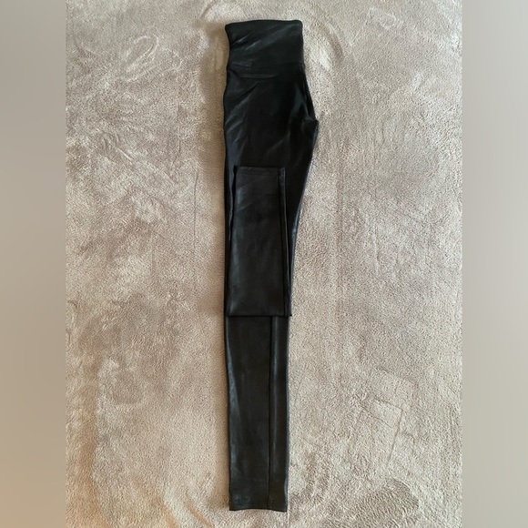 Spanx Faux Leather Leggings Size Small - Picture 4 of 5